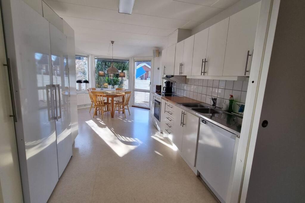 Trivsamt Parhus I Lugnt Omrade Inne I Tranas! Tranås Exterior foto