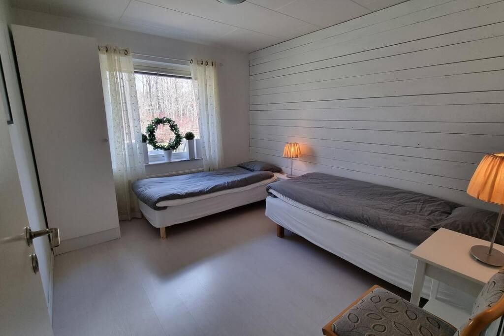 Trivsamt Parhus I Lugnt Omrade Inne I Tranas! Tranås Exterior foto